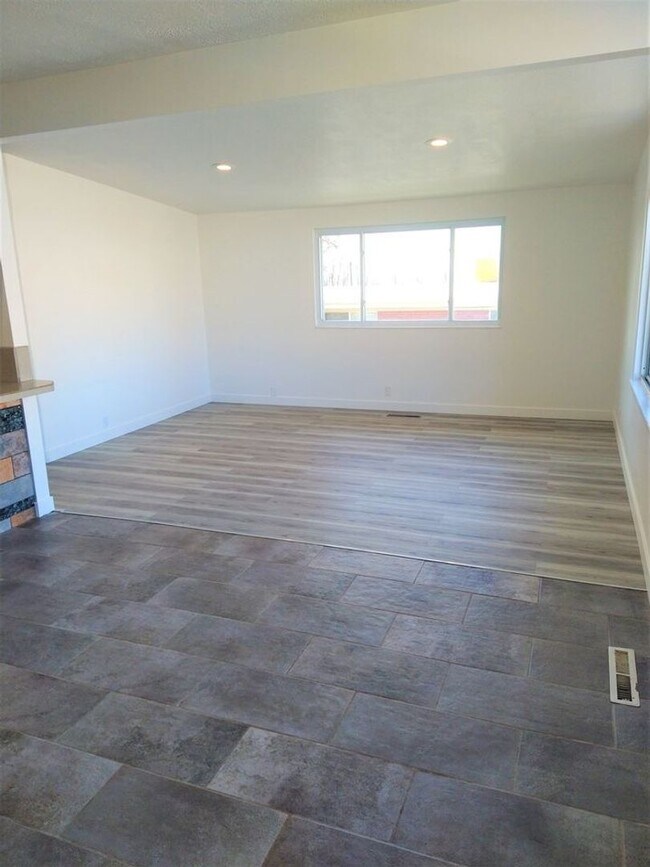 Building Photo - Coming soon!! Fresh & clean large Roy Home...