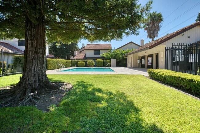 Building Photo - 6726 Calvine Rd