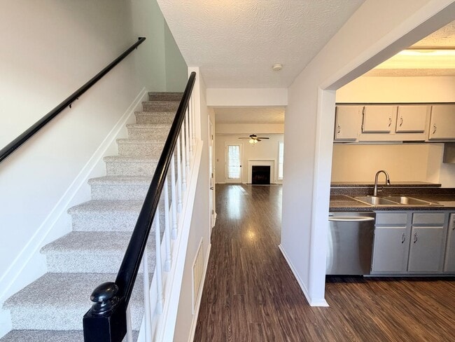 Building Photo - Gorgeous Doraville 2 Bed-2.5 Bath Townhouse, Roommate Floor plan!