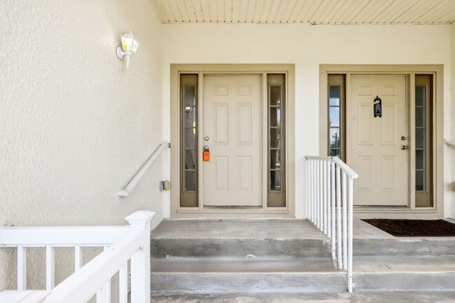 Building Photo - SPECIAL: WAIVING $250 ADMIN FEE on this 3 Bedroom, 2 Bath with Private Balcony off Primary Bedroo...