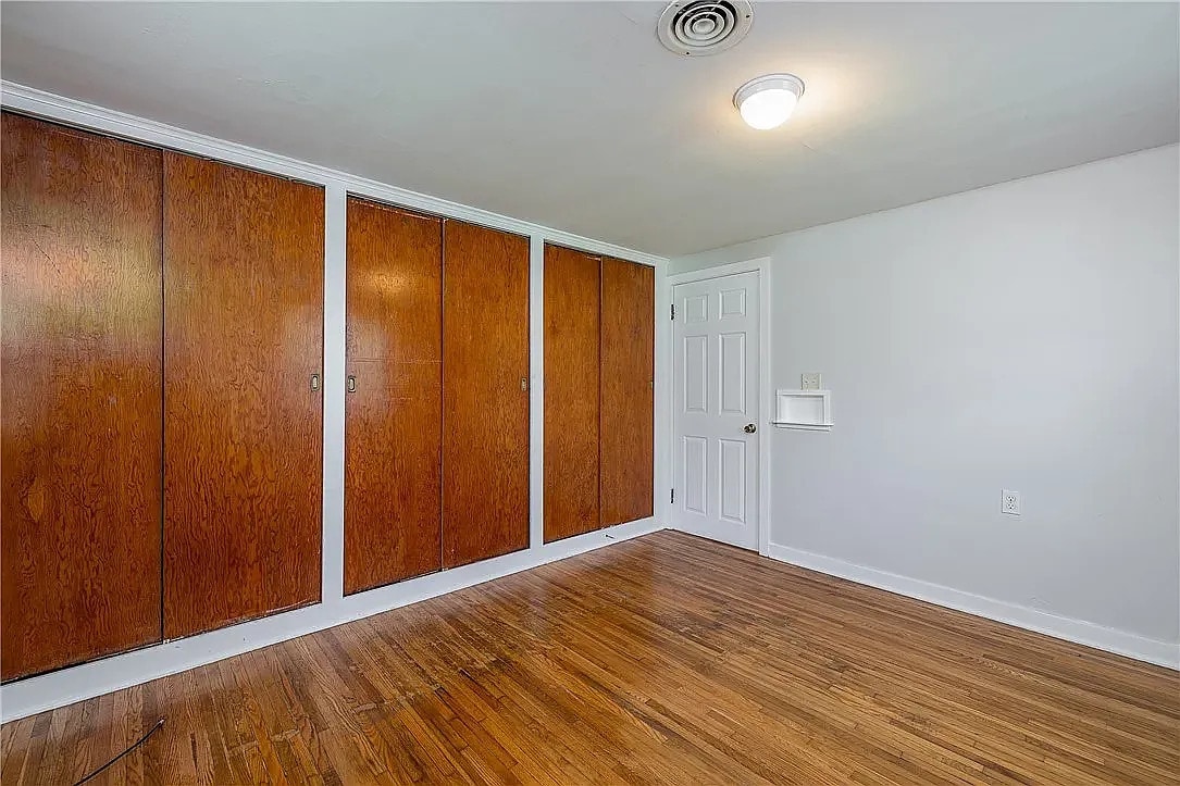 Building Photo - 46 Kircher Park