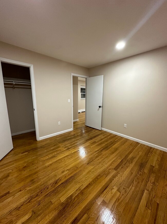 Building Photo - 23 Allview Ave