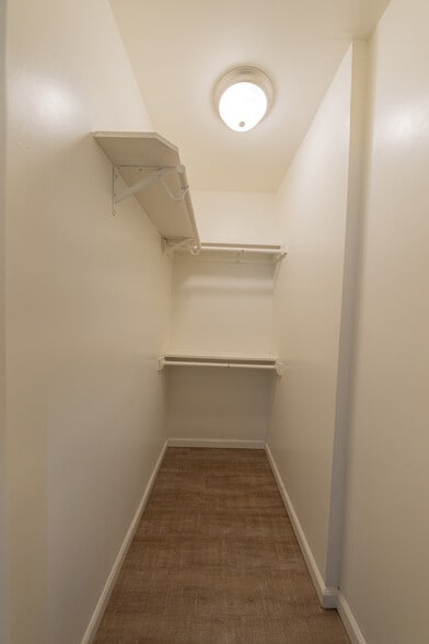 Building Photo - 7503 Camellia Ave