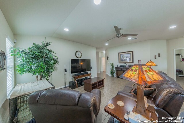 Building Photo - 751 Guna Dr