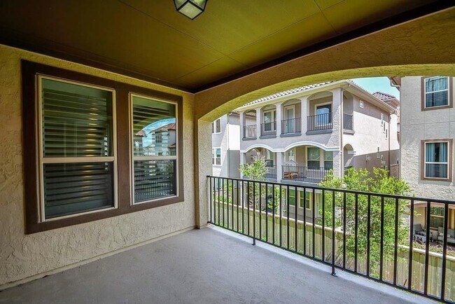 Building Photo - 15907 Court St