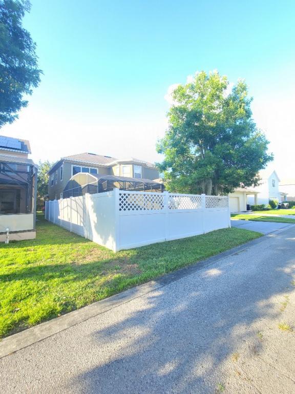 Building Photo - 12748 Bideford Ave