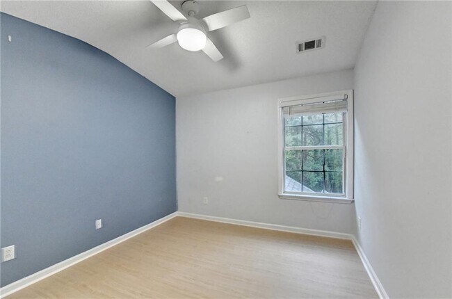 Building Photo - 229 Riverstone Commons Cir