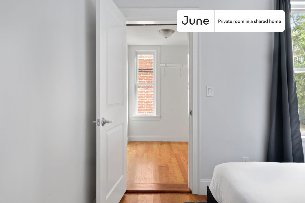Building Photo - Room in Shared 5 bed/2 bath home in Allston