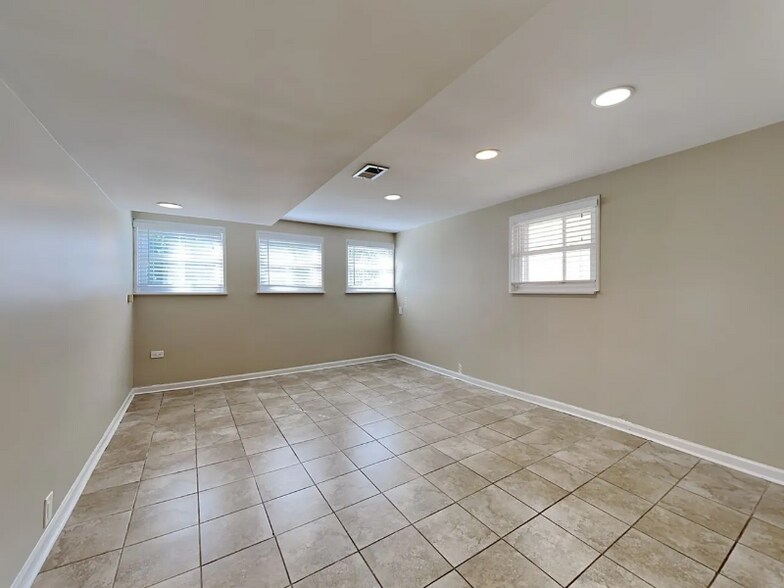 Building Photo - 9051 Forestview Rd