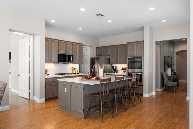 Building Photo - 27067 Sunningdale Way