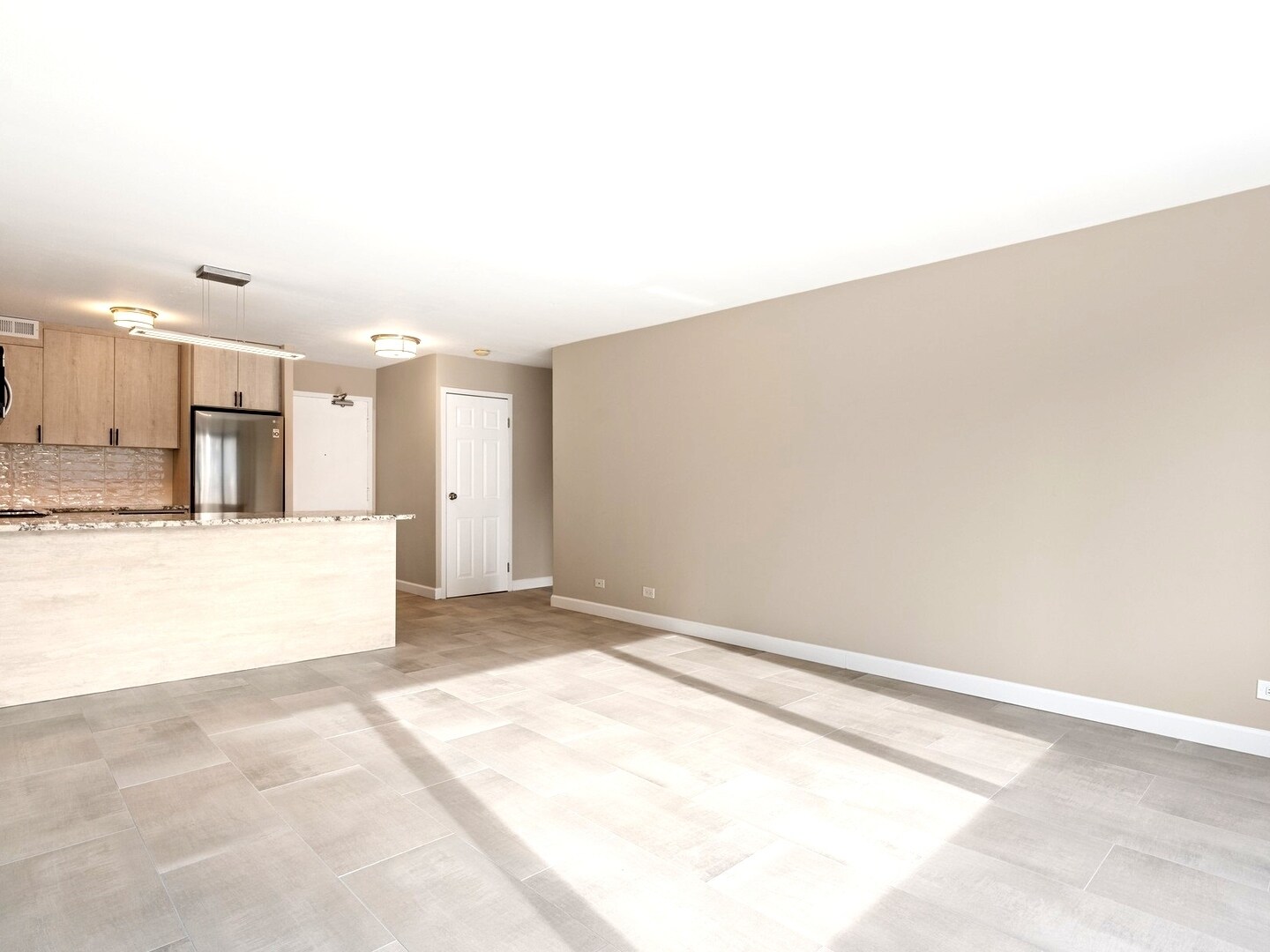 Building Photo - 3100 N Lake Shore Dr