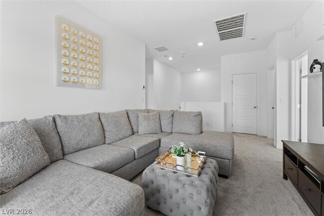 Building Photo - 237 Callen Falls Ave