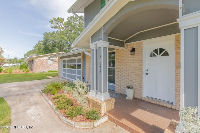 Building Photo - 5044 Somersby Rd