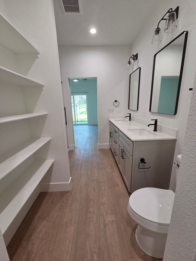 Building Photo - Brand New Build on Old Alturas - ALL Electric with City of Redding Solar!