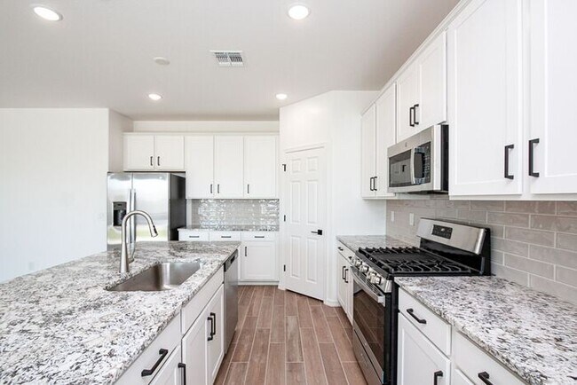 Building Photo - MOVE IN SPECAILS!! ONE MONTH RENT FREE!! Laveen Home Up For RENT! 4BD 2.5 BA