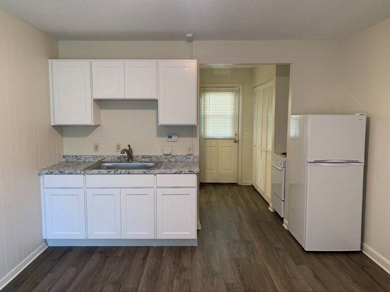 Building Photo - 10 Belchertown Rd