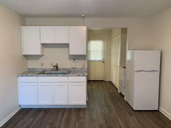 Building Photo - 10 Belchertown Rd