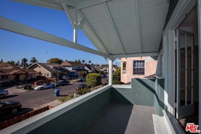 Building Photo - 1075 1/2 Leighton Ave