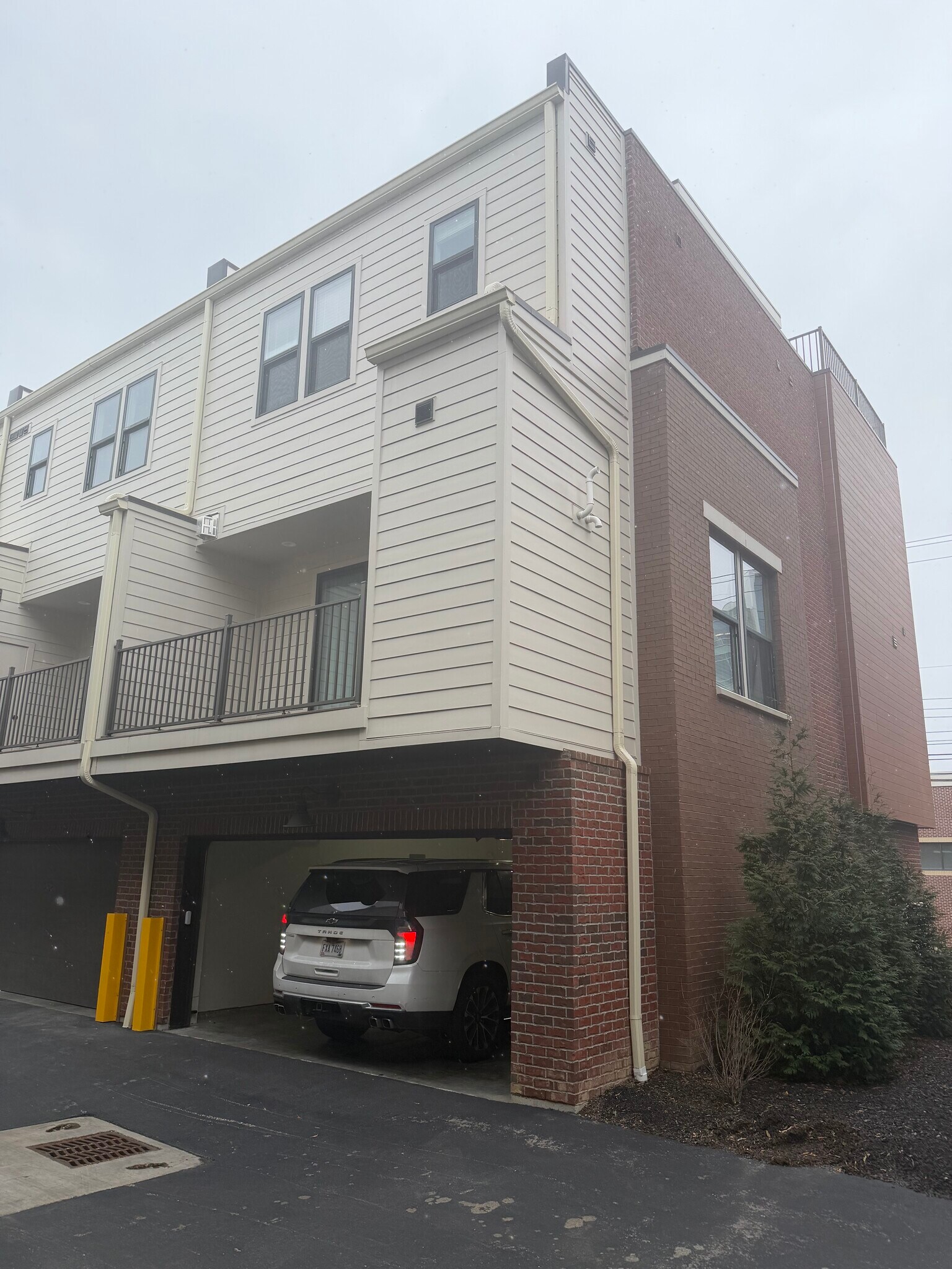 Building Photo - 3908 Edwards Rd