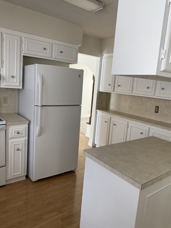 Building Photo - 14706 Harvey Oaks Ave