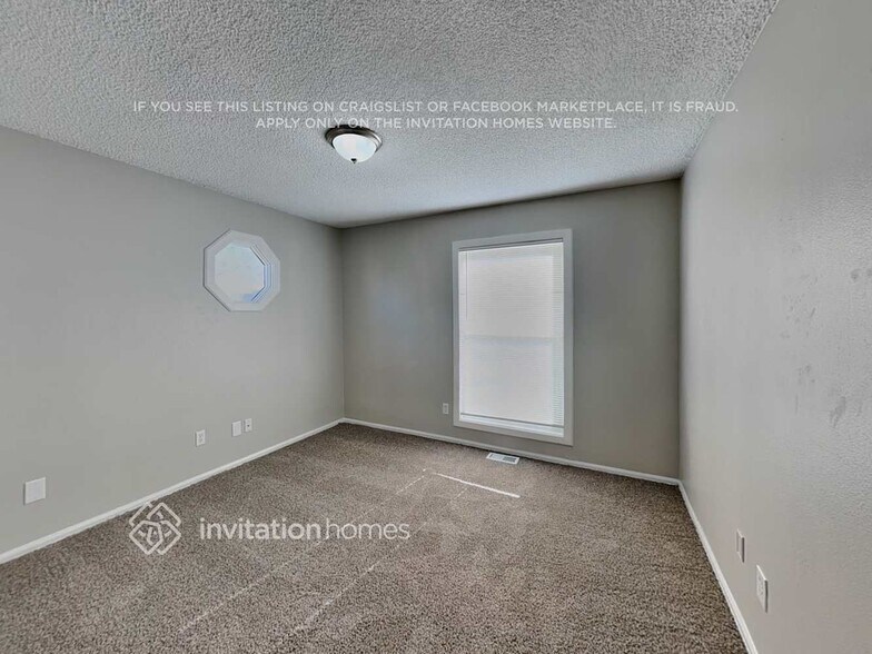 Building Photo - 9764 Columbine Ct