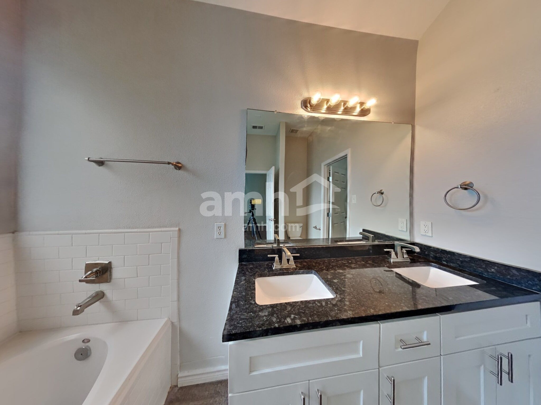 Building Photo - 6733 River Ridge Ln