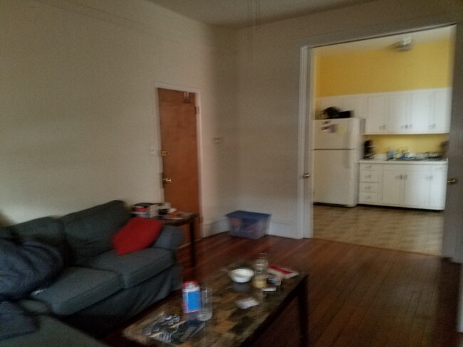 Building Photo - 162 Sumac St