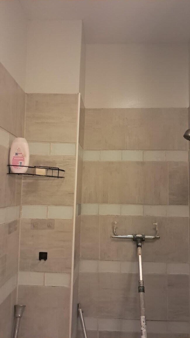 Building Photo - 624 Washington St