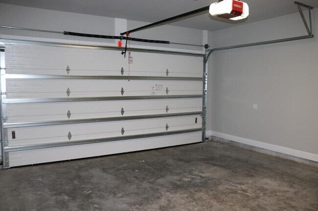 Building Photo - 121 Cherokee St