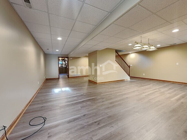 Building Photo - 3075 Foxhound Dr