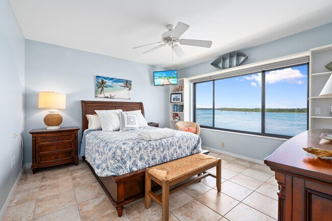 Building Photo - 1630 Seaway Dr