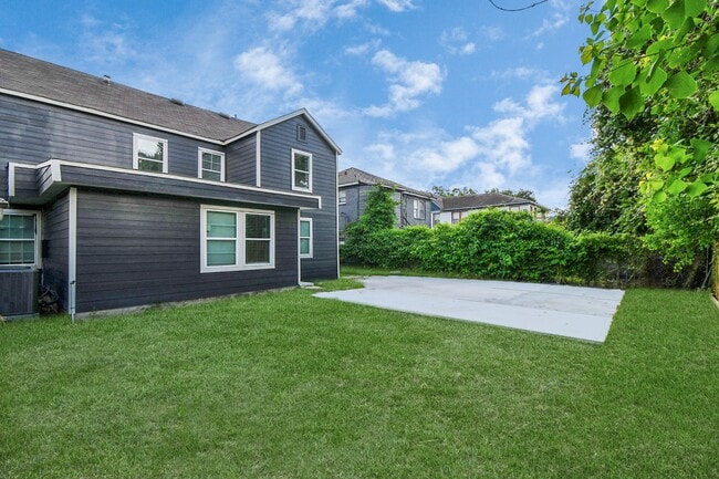 Building Photo - 2812 Truxillo St