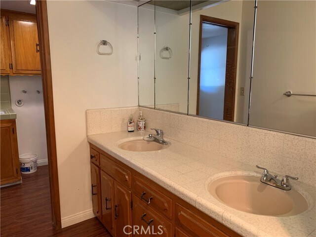 Building Photo - 12945 Hillcrest Dr
