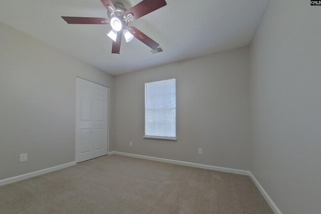 Building Photo - 390 Fox Trot Dr