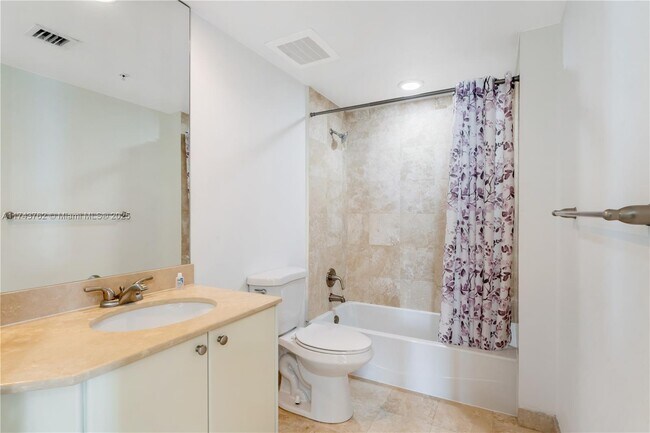 Building Photo - 1755 E Hallandale Beach Blvd