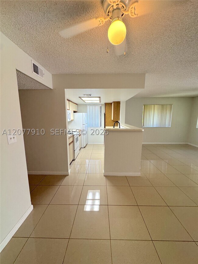 Building Photo - 3280 Coral Lake Ln
