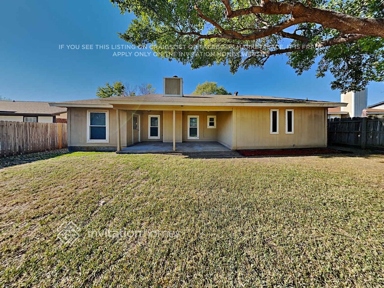 Building Photo - 305 Iberis Dr