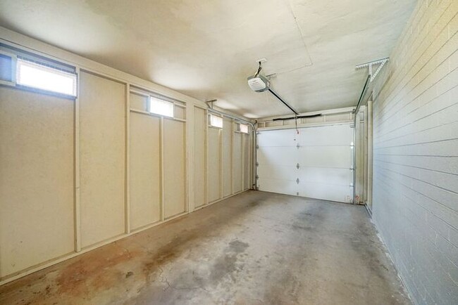 Building Photo - COMING SOON! Charming 2-Bedroom Rental in ...