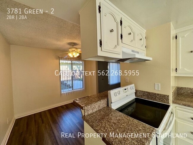 Building Photo - Beautifully Renovated 2 Bed / 1.5 Bath Apa...