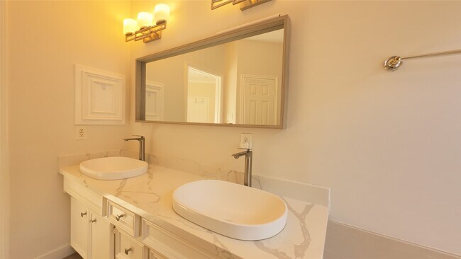 Building Photo - 4111 Creek Ridge Ln