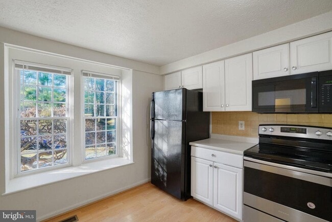 Building Photo - 6515 Field Master Dr