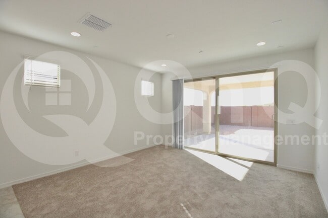 Building Photo - 32470 N 122nd Ln