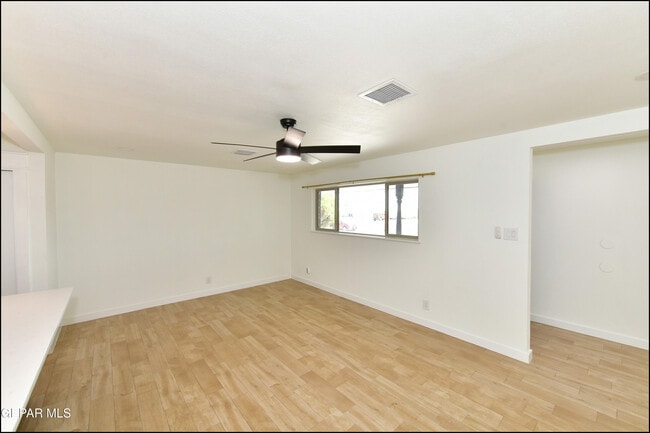 Building Photo - 3217 Wedgewood Dr