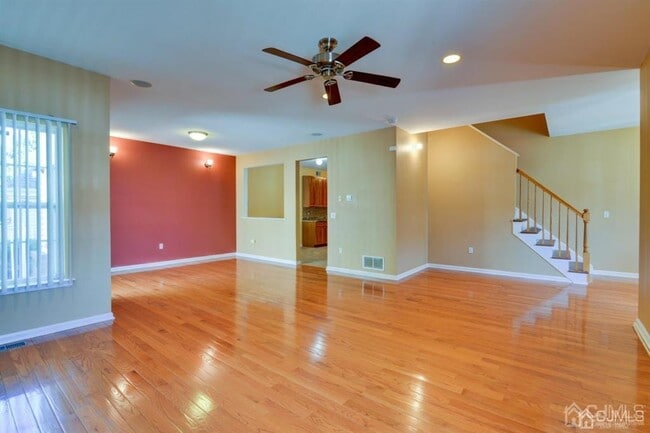 Building Photo - 334 Moonlight Dr