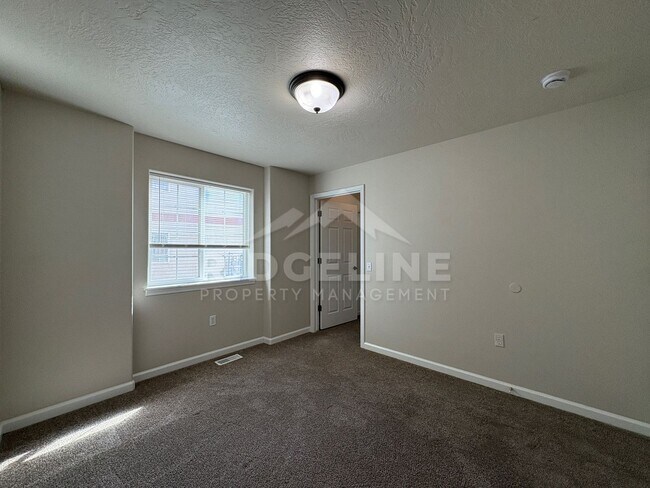 Building Photo - 118 Clubhouse Cir