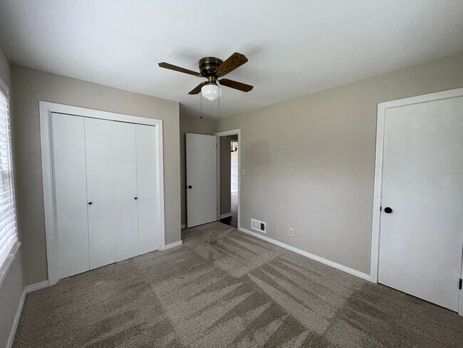 Building Photo - Family Friendly Home in Oakwood Estates