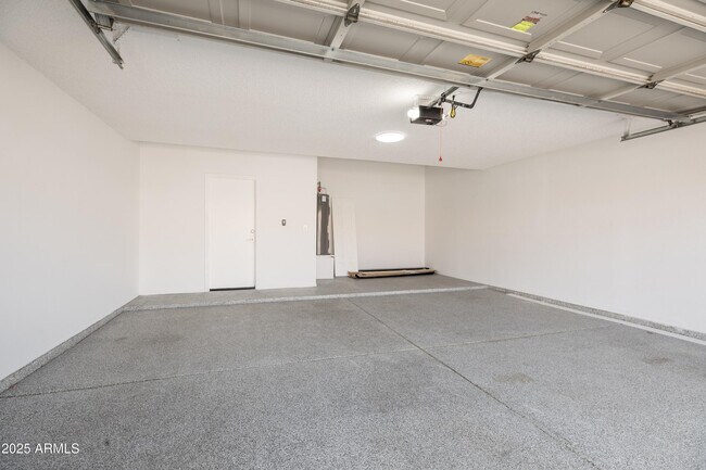 Building Photo - 9009 E Sahuaro Dr