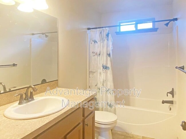 Building Photo - 1645 NW Kings Blvd