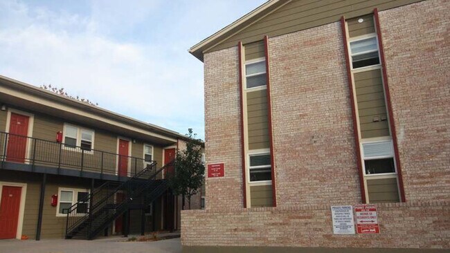 Building Photo - Avenue 59 Apartments