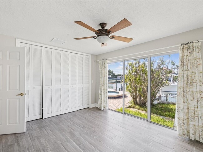 Building Photo - 441 Palm Island NE